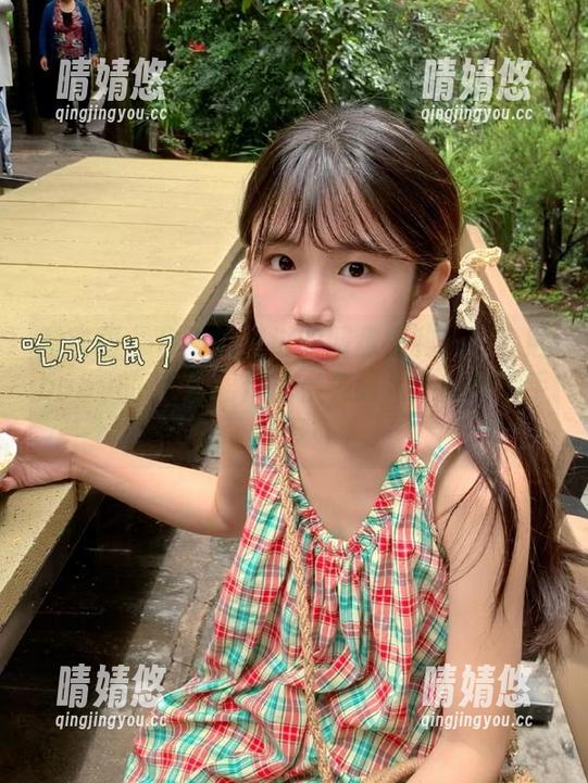 微密圈 - 你不能错过的网盘福利：黎允熙baby的JK红裙作品，美丽从未如此触手可及！